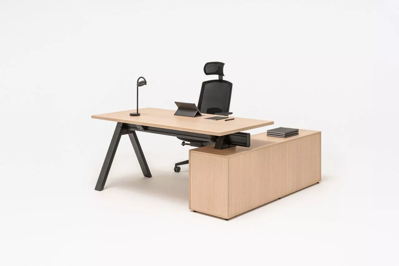 Command Your Workspace Choosing the Perfect Executive Desk for Your